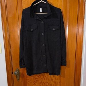 Zenana Outfitters Classic Black Top Sz m